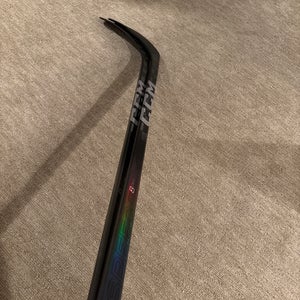 (2 stick pack) (BLACK) Intermediate CCM JetSpeed FT8 Pro Right Handed Hockey Stick P29 65 Flex (New)