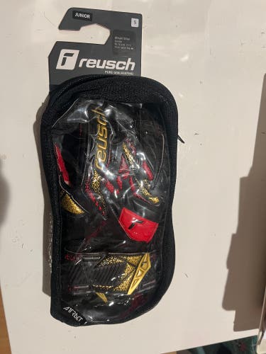 Reusch Attrakt Silver Goalie Gloves (Used) youth size 5