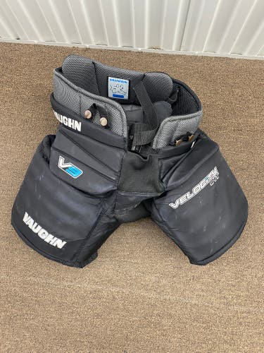 Intermediate Medium Vaughn Velocity V9 Hockey Goalie Pants (Used)