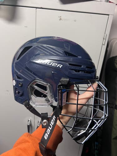 Large Bauer Re-Akt 85 Helmet (Used)