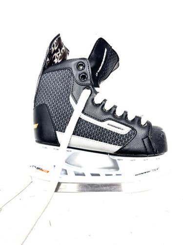 Used WinnWell AMP300 Youth Hockey Skate Youth 13.0 11860-S000304607