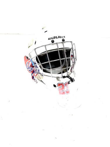 Used Bauer GOAL MASK EXPIRES 2028 Senior Goalie Helmet/Mask White S/M 11860-S000304615