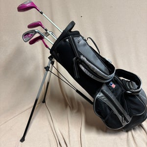 Junior Wilson Hope Right Handed Clubs (Full Set) Junior 5 Pieces (Used)