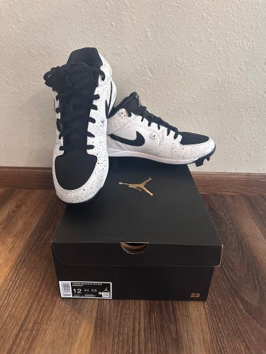 White Men's Size M 12.0 (W 13.0) Adult Nike Air Jordan Low Top Molded Cleats (Used)