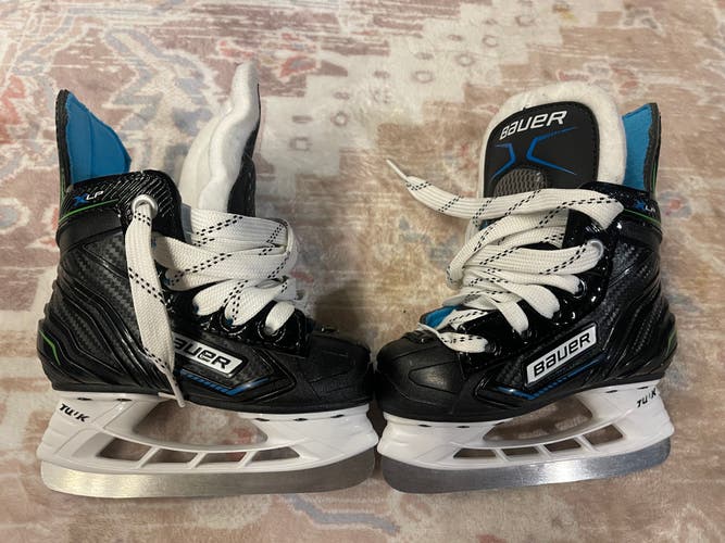 Bauer Hockey Skates 6 (Used)
