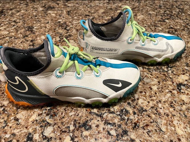 Kid's 6Y (Big Kids / Youth) Youth Nike Low Top Future Field Turf Cleats (Used)