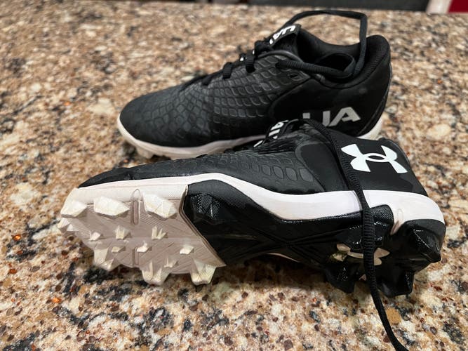 Black Unisex 3Y (Big Kids / Youth) Youth Under Armour Molded Cleats Cleats (Used)