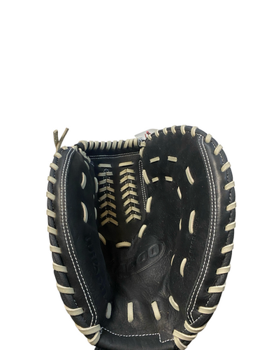 Used Wilson A600 BB/SB Catchers RH Throw Black 33" 11706-S000372472