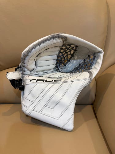 True HZRDUS 7x4 Intermediate Full Right Glove (Used)