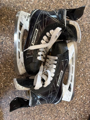 Black/Yellow 2016 Bauer Supreme 1S Hockey Skates Regular Width 8.5 (Used)