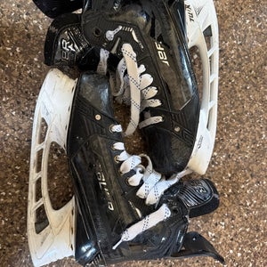 Black 2022 Bauer Supreme Mach Hockey Skates 8.5 (Used)