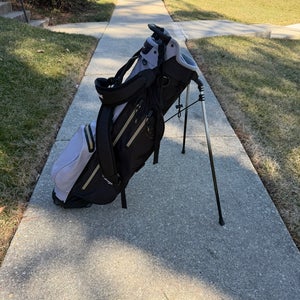 Titleist Players 4 Golf Bag (Used)
