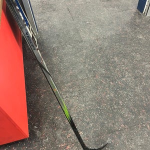 Junior Bauer HyperLite 2- Right Handed Hockey Stick P92 30 Flex (Used)