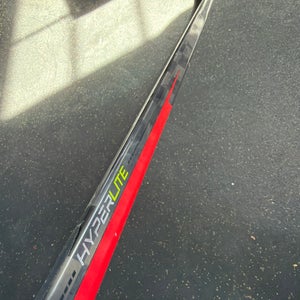 Senior Bauer Vapor Hyperlite Right Handed Hockey Stick P106 87 Flex (Used)