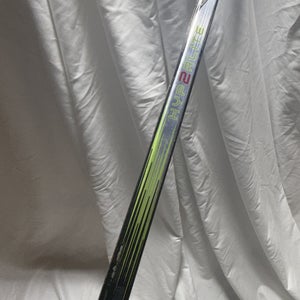 Bauer Vapor Hyperlite 2 – Youth | Right Handed | P92 | 20 Flex
