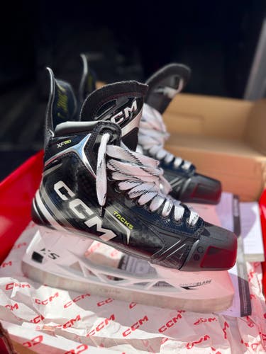 CCM Tacks XF 80 Hockey Skates 10 Wide (New)