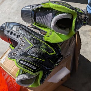 Bauer GSX Hockey Goalie Skates Regular Width 6 (Used)