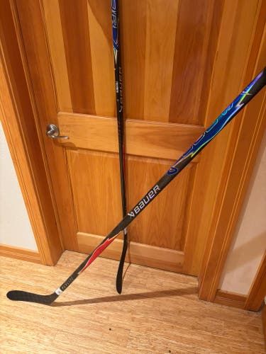 Senior Bauer Vapor Flylite Right Handed Hockey Stick P28 (Kucherov) 77 Flex Pro Stock (New)