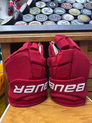 Bauer Supreme Ultrasonic Gloves 15" Red (New)