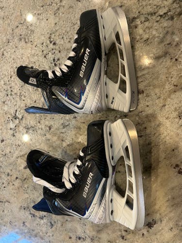 2025 Bauer Vapor Flylite Hockey Skates Regular Width 12.5 (Used)