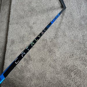 Senior True Catalyst 9x3 Left Hand Hockey Stick - Mid Pattern 95 Flex Pro Stock (New)