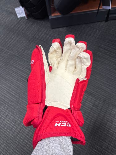CCM HG12 Gloves 15" Red (New)