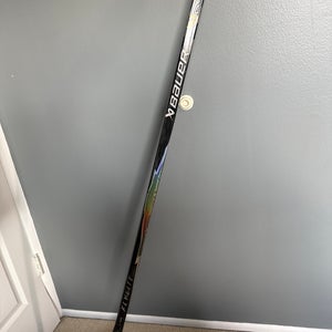 Senior Bauer Vapor Flylite Right Handed Hockey Stick P28 70 Flex (New)