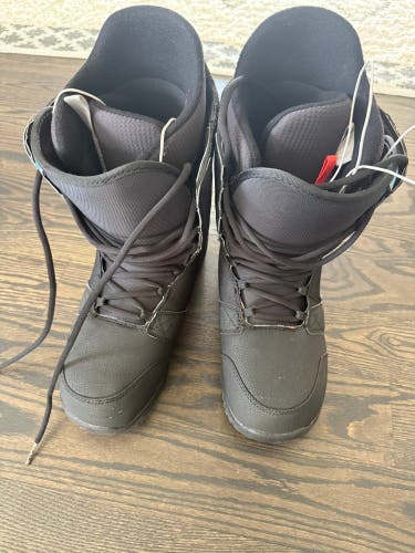 Men's Size M 15.0 (W.16.0) Burton Invader Snowboard Boots (Used)
