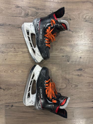 2021 Bauer Vapor 3X Hockey Skates Regular Width Size 4 (Used)
