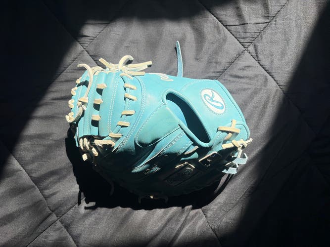 2024 Rawlings Heart of the Hide RH Catcher's Baseball Glove 33" (Used)
