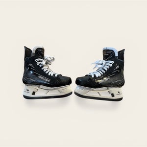 2024 Bauer Supreme M50 Pro Hockey Skates Regular Width Size 5.5 (Used)
