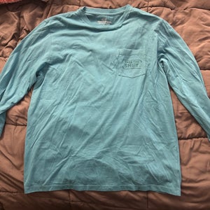 Light Aqua/Blue Vineyard Vines Large Men's LSShirt (Used)
