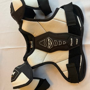 Medium Junior CCM Tacks Shoulder Pads (Used)
