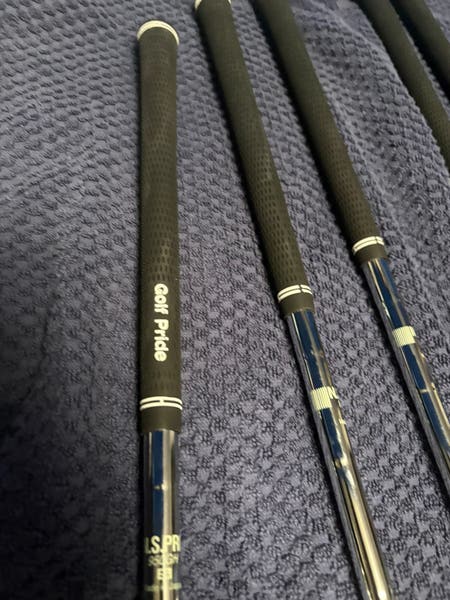 Set De Fers Titleist T100 2023 - 5 à PW - Flex Rigide - Acier - Occasion Reconditionné