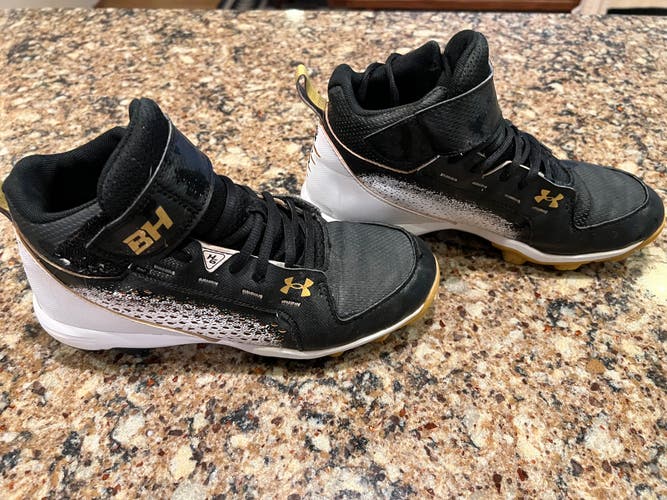Black Kid's 5.5Y (Big Kids / Youth) Youth Under Armour High Top Bryce harper Molded Cleats (Used)