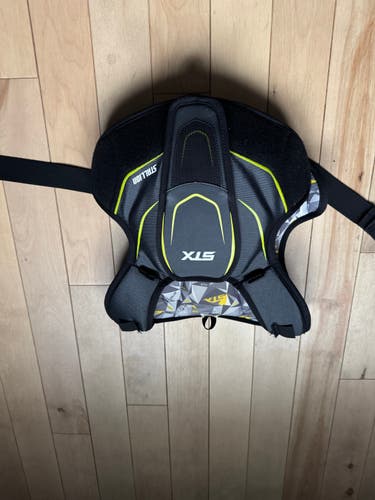 Medium Adult STX Stallion 200 Shoulder Pads (Used)