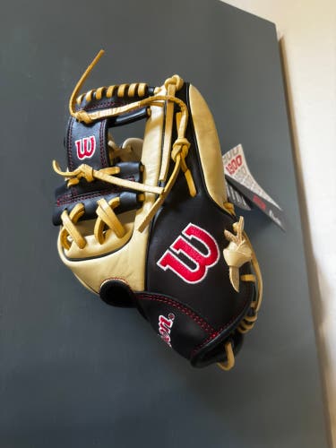 Wilson A900 RH Infield Baseball Glove 11.5" (New)