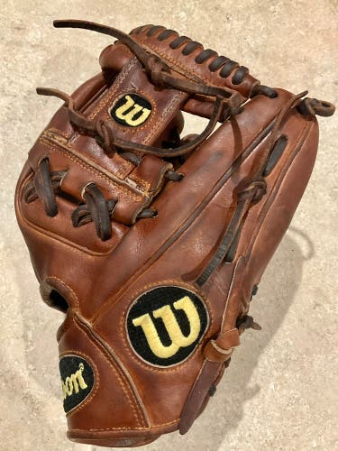 Wilson DP15 A2000 RH Infield Baseball Glove 11.5" (Used)