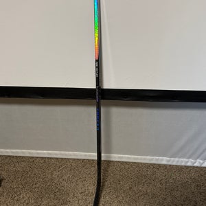 Junior Bauer Nexus Tracer Right Handed Hockey Stick P28 20 Flex (New)