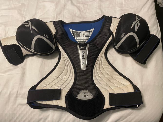 Men's Large Senior Reebok 3K Shoulder Pads (Used)