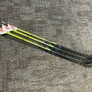 3 pack Warrior Alpha LX3 Pro Right Handed Hockey Stick W28 30 Flex (New)