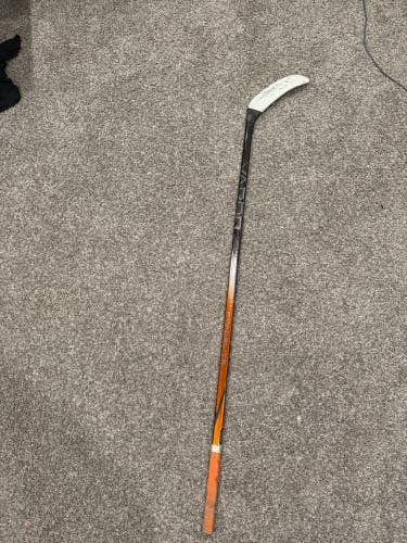 Senior Bauer Vapor Hyperlite 2 Left Hand Hockey Stick P28M 82 Flex Pro Stock (Used)