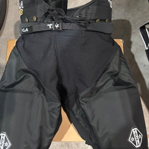 Senior Size 52 Tackla 5000 Hockey Pants (Used)