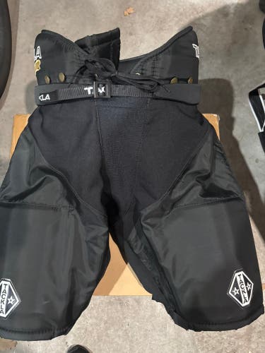Senior Size 52 Tackla 5000 Hockey Pants (Used)