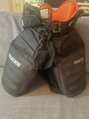 Youth Large Vaughn Velocity 7190 Hockey Goalie Pants (Used)