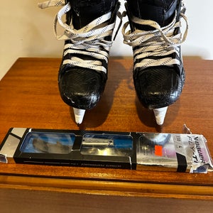 Black Bauer Supreme Hockey Skates Size 4.5 and Extra Blades (Used)