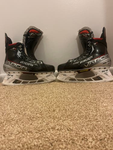 Black 2021 Bauer Vapor 3X Hockey Skates 7 (Used)