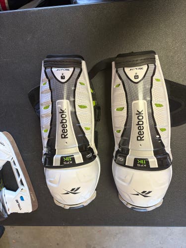 Senior Reebok 11K 14" Shin Pads Pro Stock (Used)