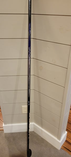 Junior Bauer Vapor Hyperlite 2 Left Hand Hockey Stick P28 50 Flex (Used)