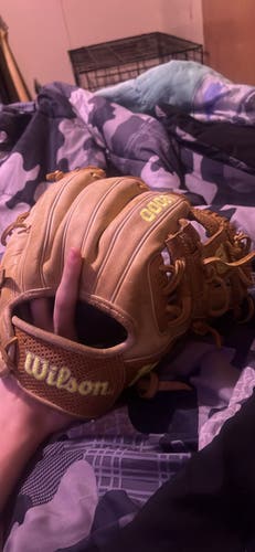 Wilson A2000 RH Infield Baseball Glove 11.5" (Used)